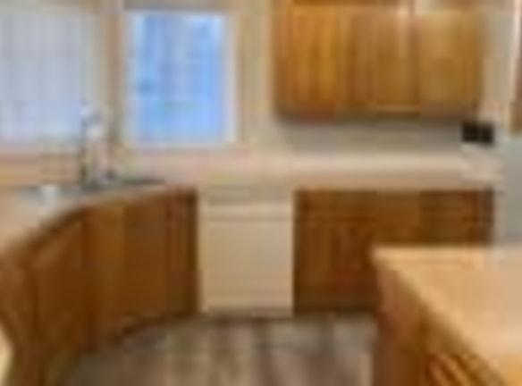515 SE Keel Ave - Lincoln City, OR