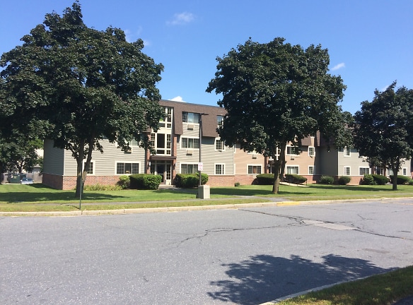 Silver Leaf Terrace Apartments - Leominster, MA