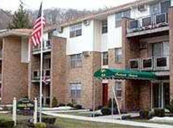 Mountainside Apartments - Garnerville, NY