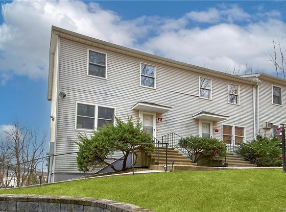 25 Husted Rd #201 - Brewster, NY