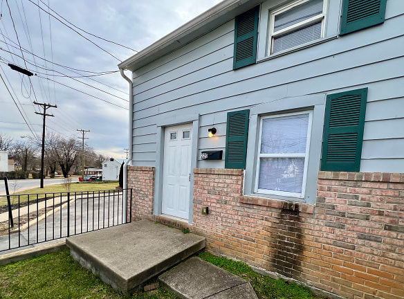 220 S West St - Charles Town, WV