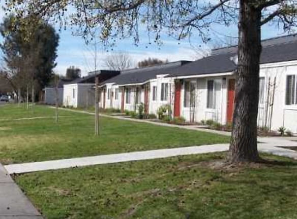 Saratoga Apartments - Merced, CA
