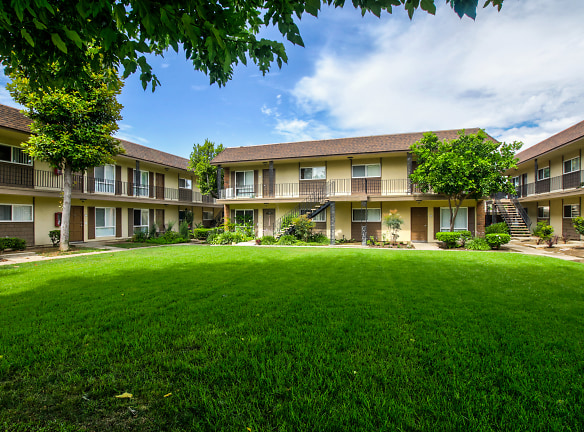 Tustin Parc Apartments - Tustin, CA