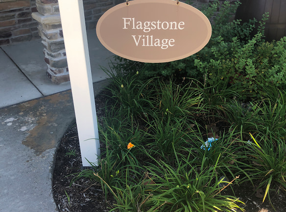 Flagstone Village Apartments - Hammond, IN