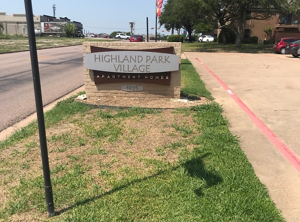 HIGHLAND PARK VILLAGE Apartments - Sherman, TX