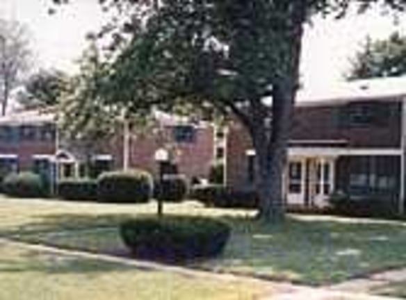 Evergreen Townhomes - New Britain, CT