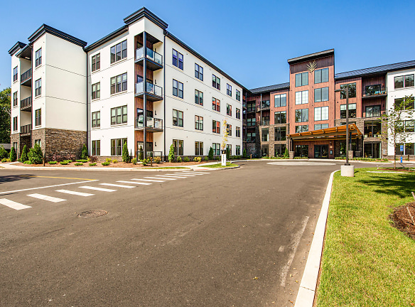 The Residences At Wash Brook Apartments - Bloomfield, CT