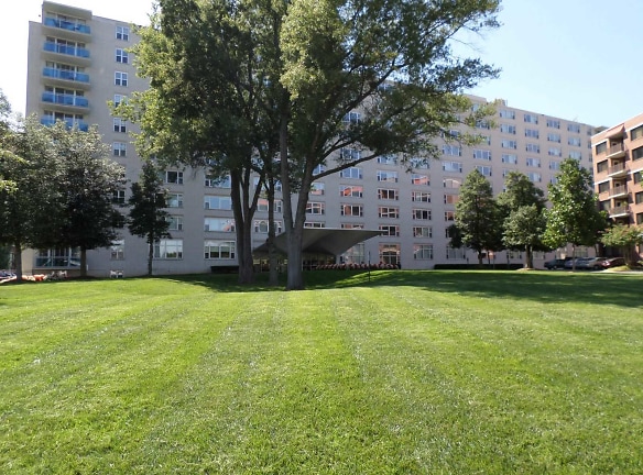 1020 North Quincy Apartments - Arlington, VA