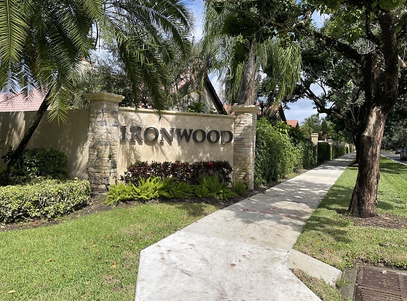36 Ironwood Way - Palm Beach Gardens, FL
