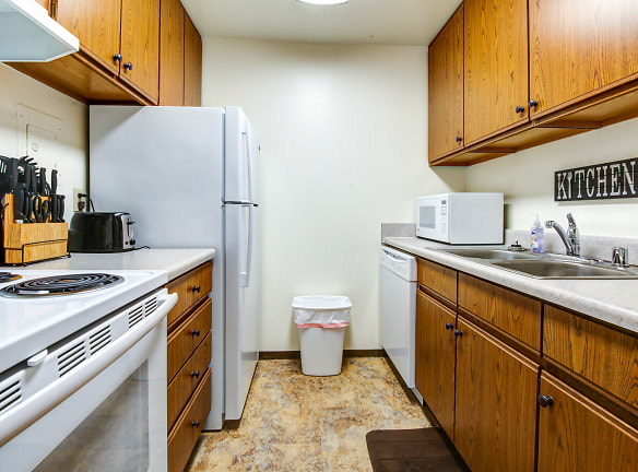 Country Meadows Apartments - Madison, WI