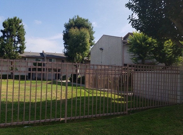 Lutheran Gardens Apartments - Compton, CA