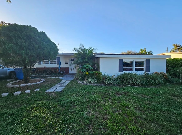 4155 NW 12th Terrace - Fort Lauderdale, FL