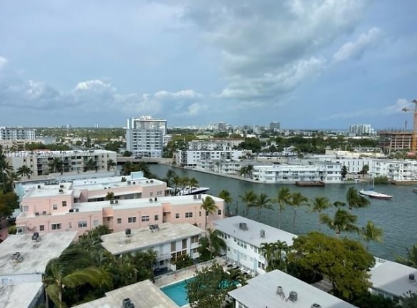 900 Bay Dr #907 - Miami Beach, FL