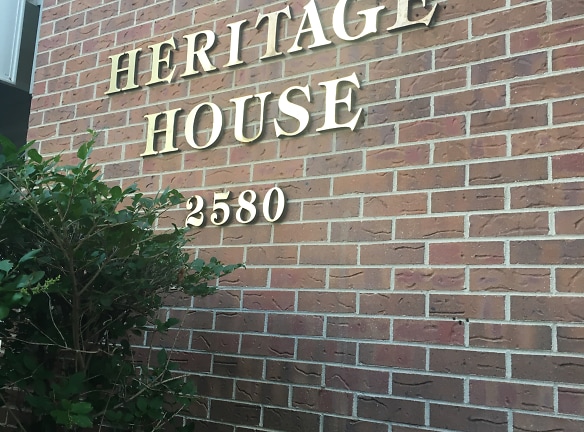 Heritage House Apartments - Denver, CO