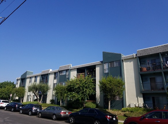 Francis Place Apartments - Los Angeles, CA