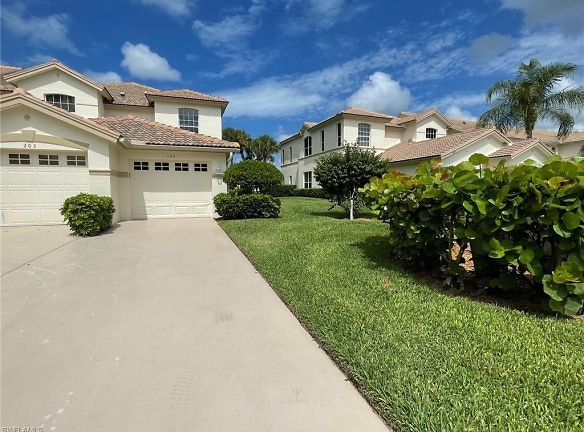 9201 Bayberry Bend #103 - Fort Myers, FL