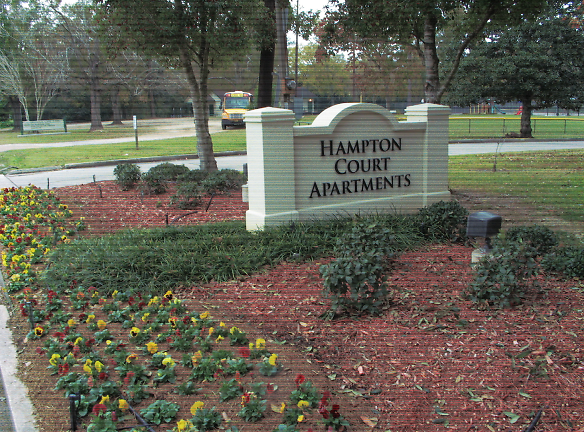 Hampton Court Apartments - Baton Rouge, LA