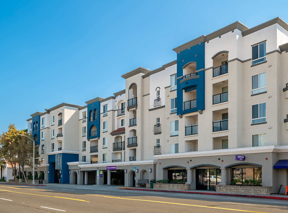 City Pointe Apartments - Fullerton, CA