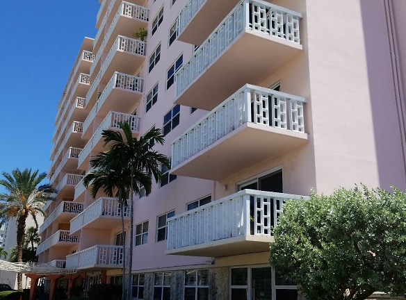 Lauderdale Tower Apartments - Fort Lauderdale, FL