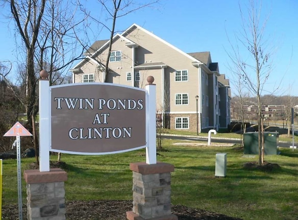 Twin Ponds At Clinton - Clinton, NJ