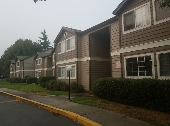 Riverwood Apartments - Grants Pass, OR