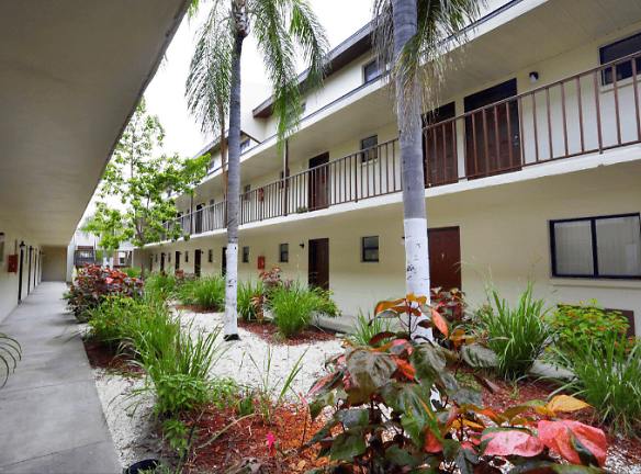 Copeland Village Apartments - Tampa, FL