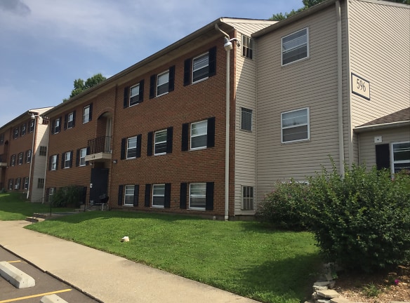University Hilltop Apartments - Chillicothe, OH