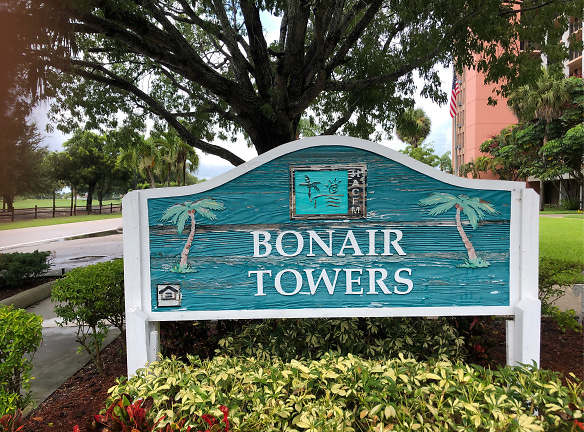 Bonair Towers Apartments - Fort Myers, FL