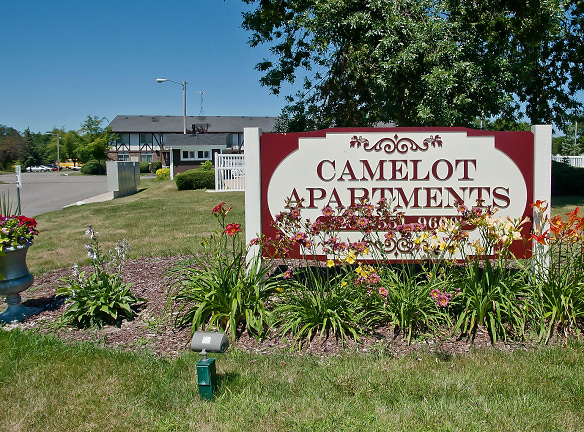 Camelot Apartments - Kenosha, WI
