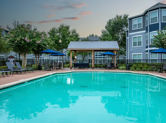 The Crossings At Hillcroft Apartments - Houston, TX