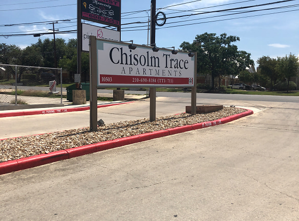 Chisolm Trace Apartments - San Antonio, TX