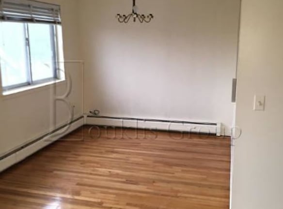 21-11 43rd St unit NA - Queens, NY