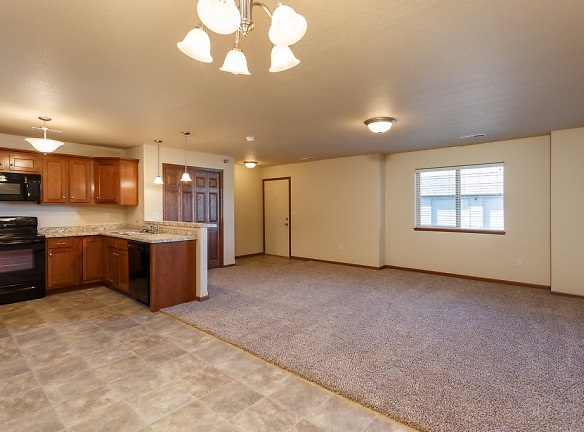 7243 Independence Loop unit 4 - Summerset, SD