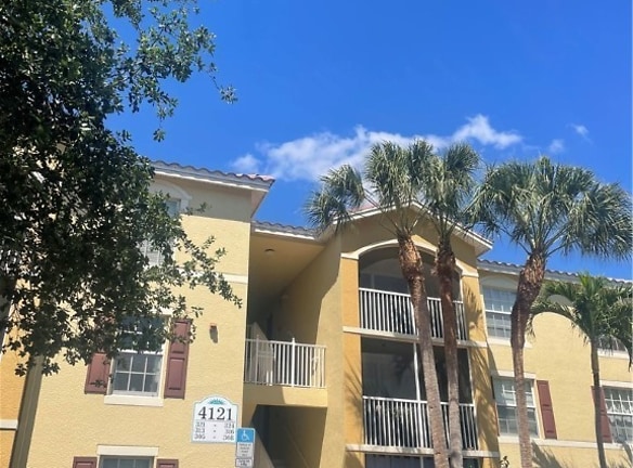 4121 Residence Drive #310 - Fort Myers, FL