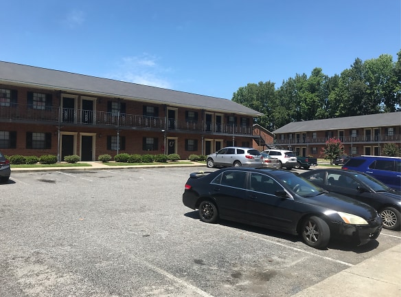 Creekside Apartments - Greenville, NC