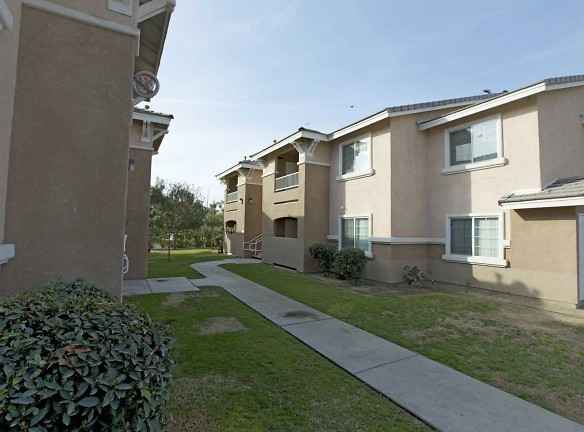 King Square Family Apartments - Bakersfield, CA