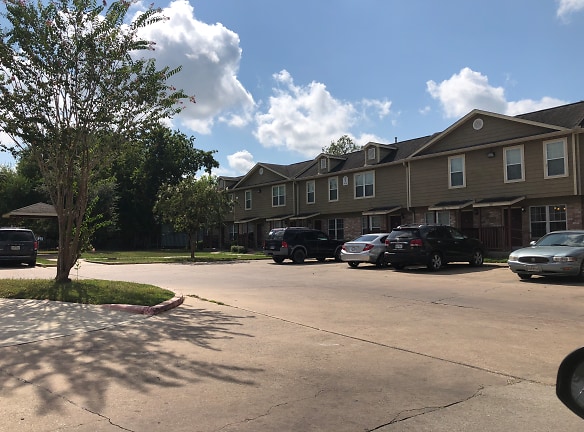 Brazos Bend Villa Apartments - Richmond, TX