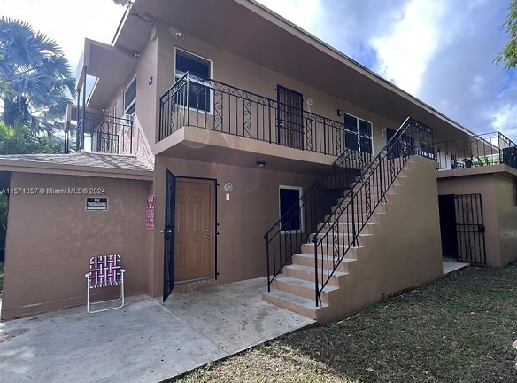 42 NW 7th Ave #7 - Homestead, FL