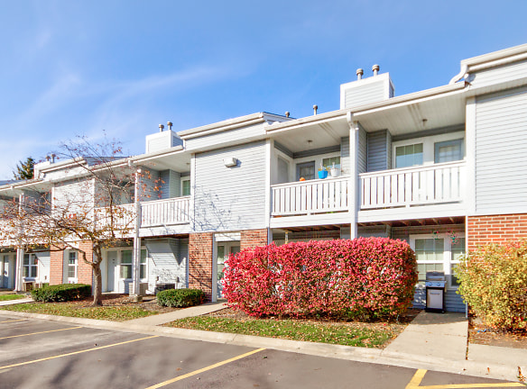 Waterford Greens Apartments - Naperville, IL