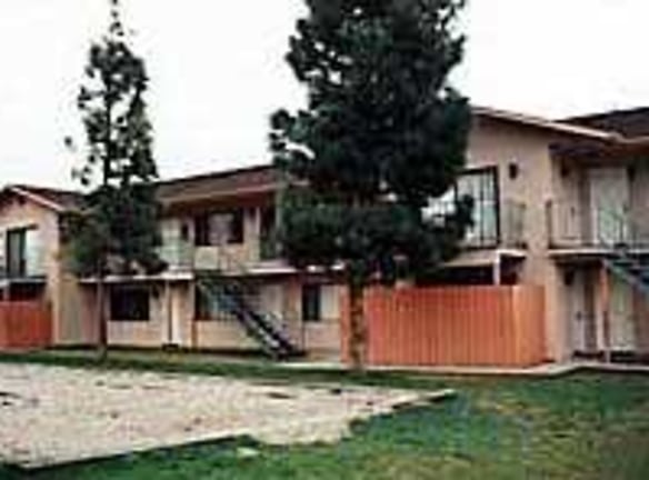 Peach Tree Apartments - Fontana, CA