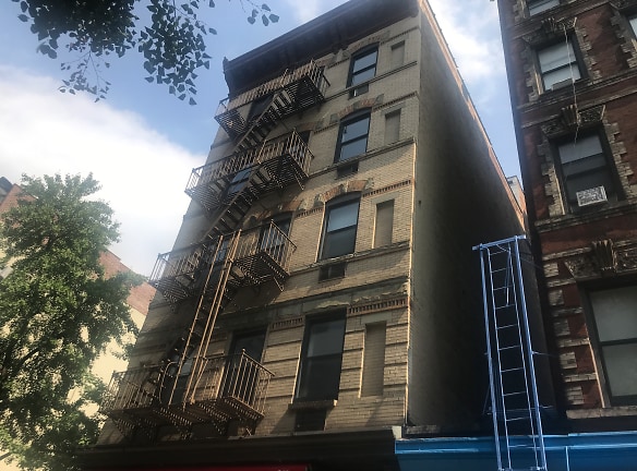 Sullivan Mews Apartments - New York, NY
