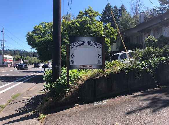 Raleigh Heights Apartments - Portland, OR
