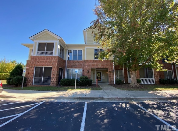 421 Waterford Lake Dr #421 - Cary, NC