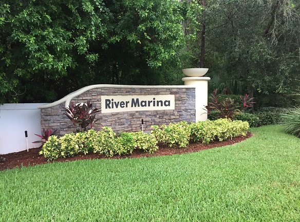 River Marina Townhomes With Swimming Pool Apartments - Stuart, FL