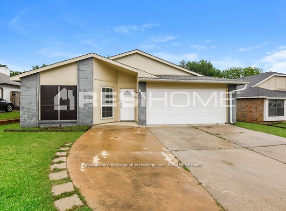 4121 Periwinkle Dr - Fort Worth, TX