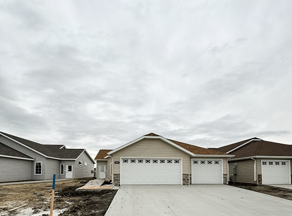 1863 63rd Ave S - Fargo, ND