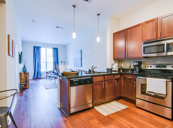 Pine Street Flats Apartments - Nashville, TN