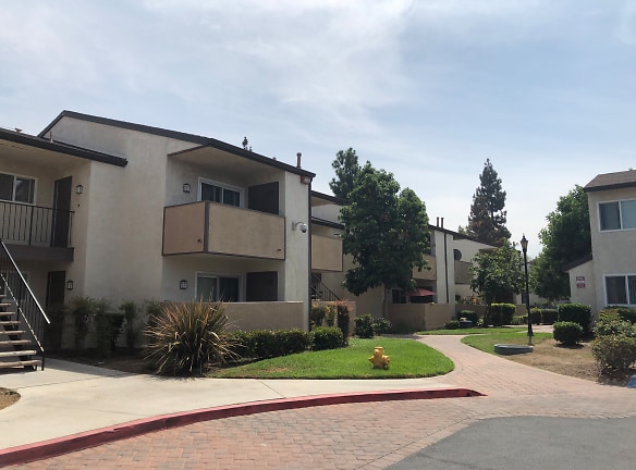 Villa La Jolla Apartments - Placentia, CA