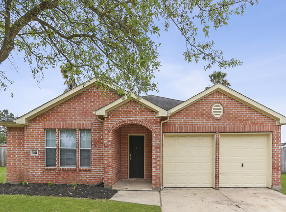 3202 Terrie Ln - Pearland, TX