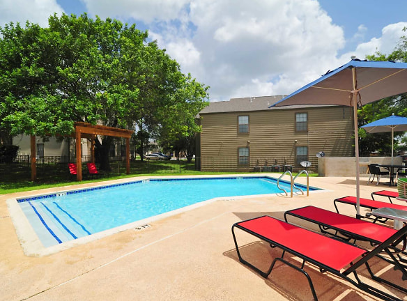 Country Villa Apartments - Castroville, TX